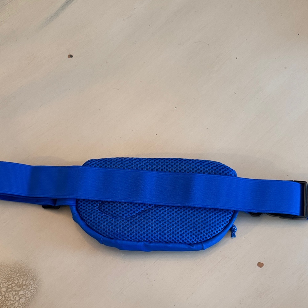 Brooks Vibrant Blue Waist/Fanny Pack - Picture 4 of 6